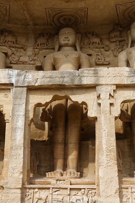 Gwalior-Statues jaïnes-075